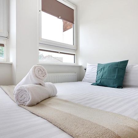 Hill House Holiday Apartments บอร์นมัธ ภายนอก รูปภาพ