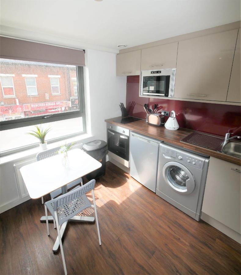 Hill House Holiday Apartments บอร์นมัธ ภายนอก รูปภาพ