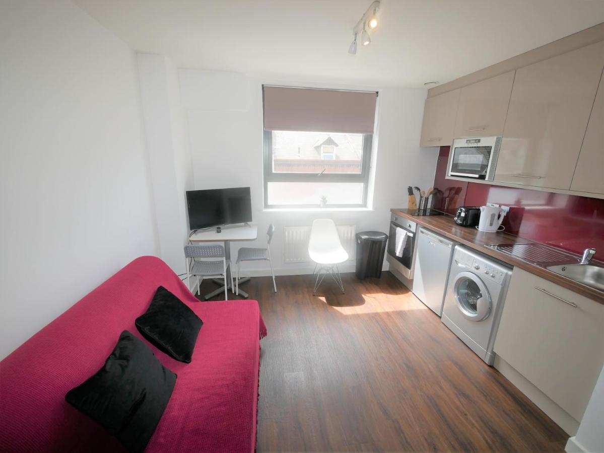 Hill House Holiday Apartments บอร์นมัธ ภายนอก รูปภาพ