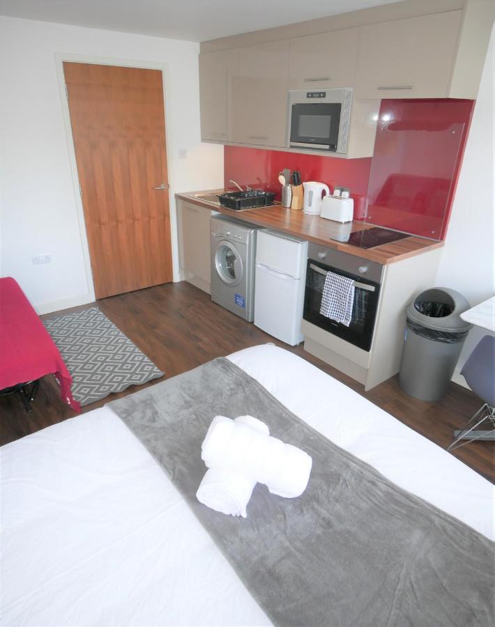 Hill House Holiday Apartments บอร์นมัธ ภายนอก รูปภาพ