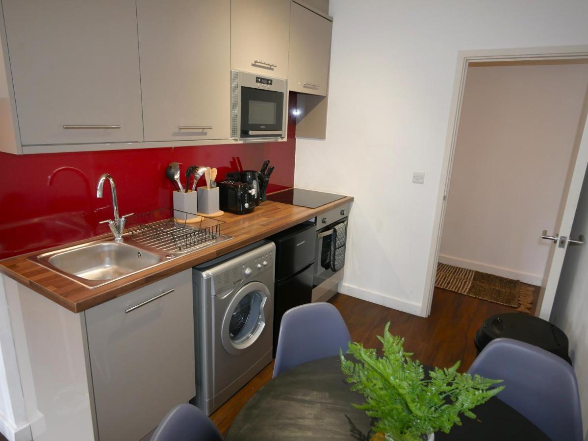 Hill House Holiday Apartments บอร์นมัธ ภายนอก รูปภาพ