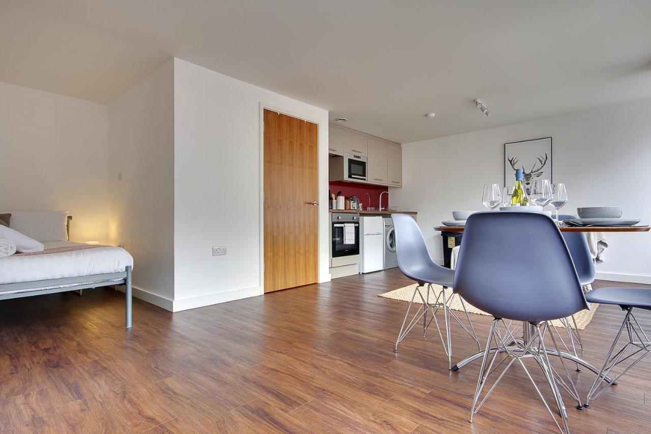 Hill House Holiday Apartments บอร์นมัธ ภายนอก รูปภาพ