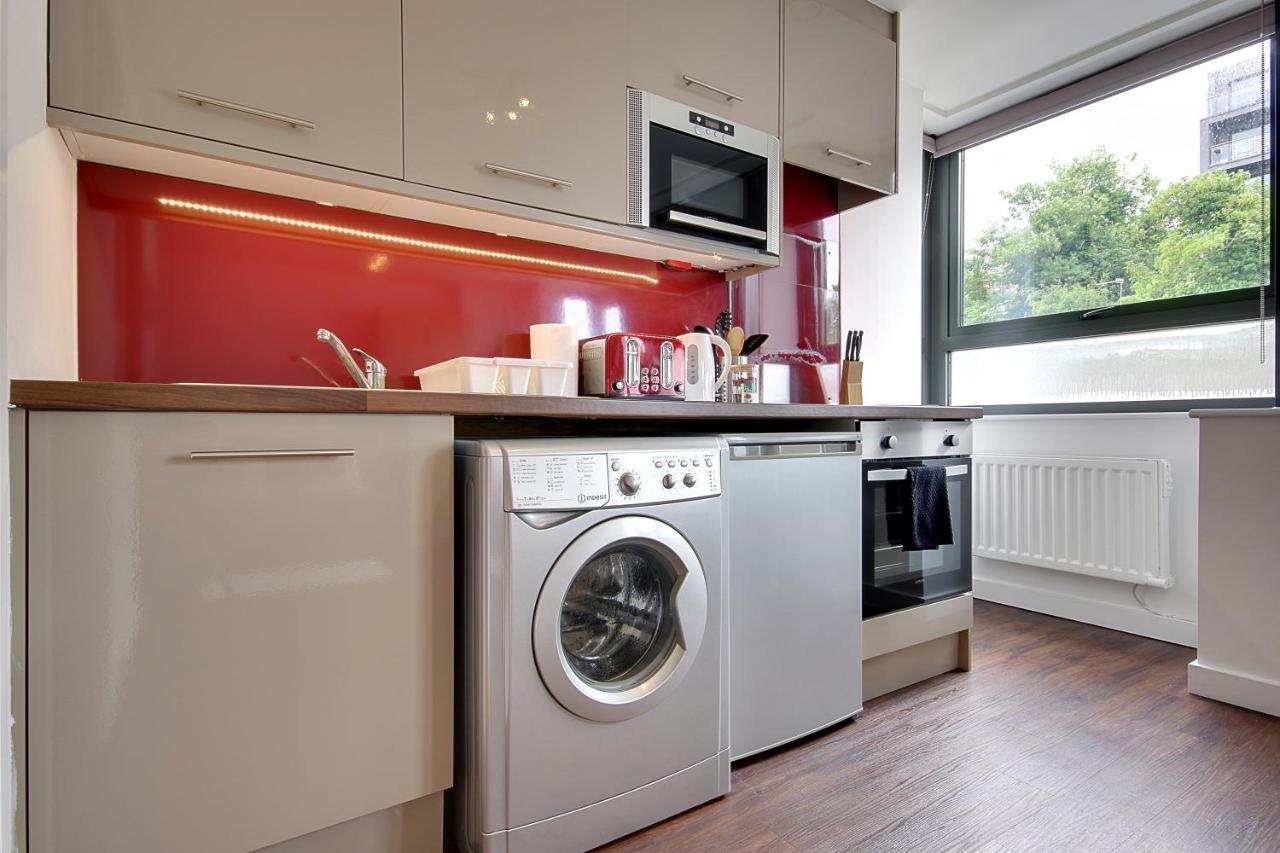 Hill House Holiday Apartments บอร์นมัธ ภายนอก รูปภาพ