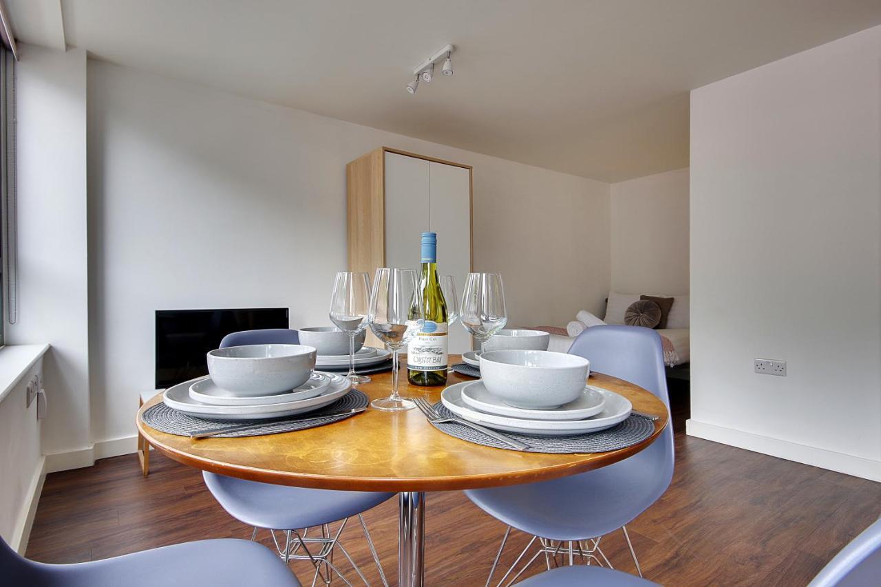 Hill House Holiday Apartments บอร์นมัธ ภายนอก รูปภาพ