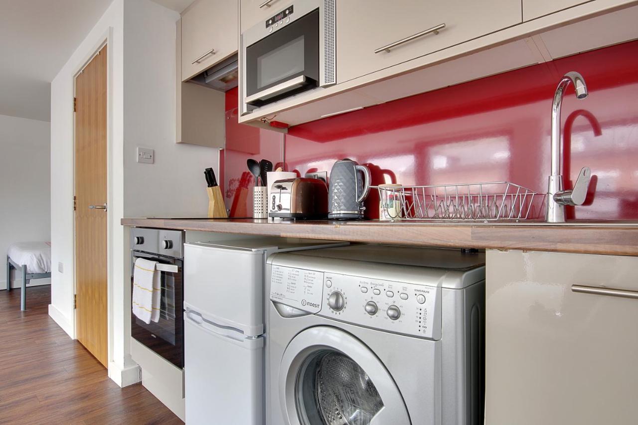 Hill House Holiday Apartments บอร์นมัธ ภายนอก รูปภาพ