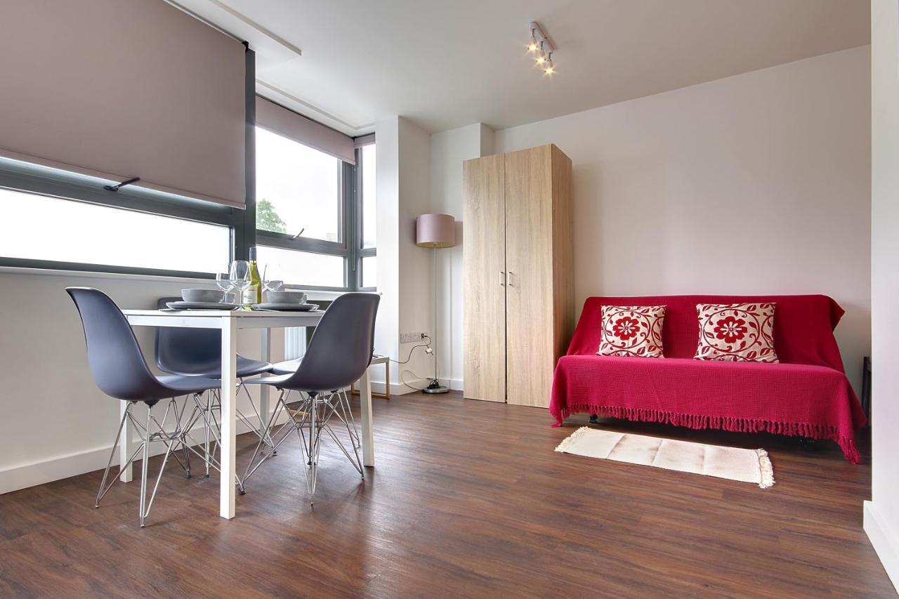 Hill House Holiday Apartments บอร์นมัธ ภายนอก รูปภาพ