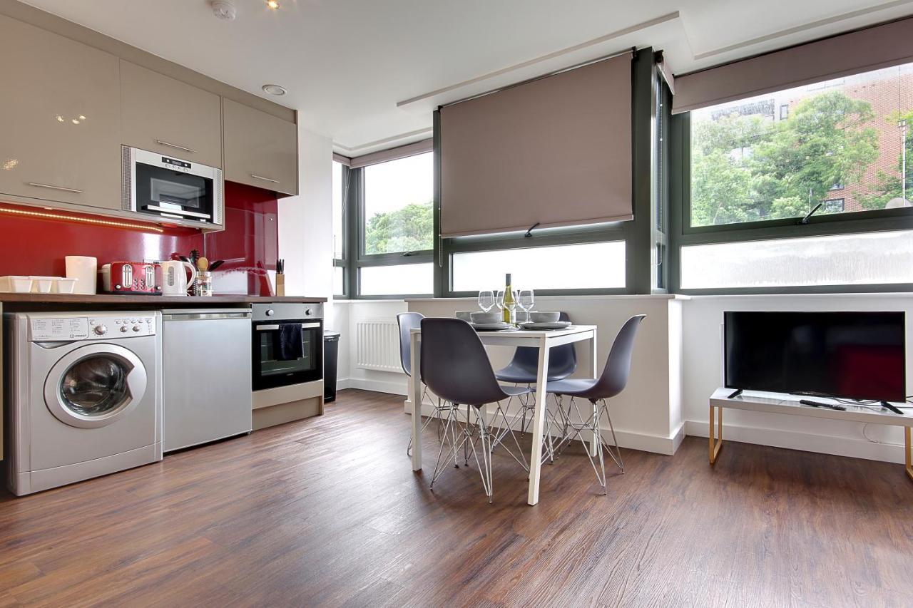 Hill House Holiday Apartments บอร์นมัธ ภายนอก รูปภาพ