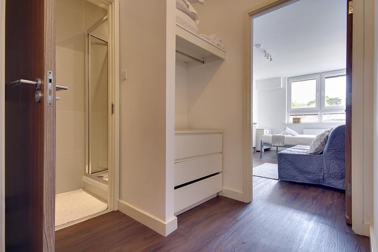 Hill House Holiday Apartments บอร์นมัธ ภายนอก รูปภาพ
