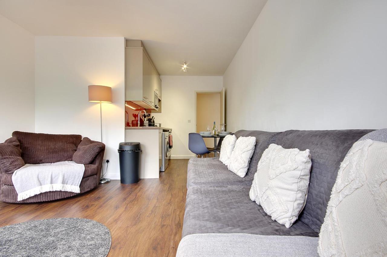 Hill House Holiday Apartments บอร์นมัธ ภายนอก รูปภาพ