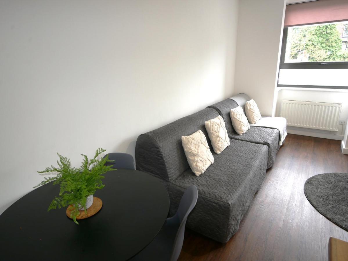 Hill House Holiday Apartments บอร์นมัธ ภายนอก รูปภาพ