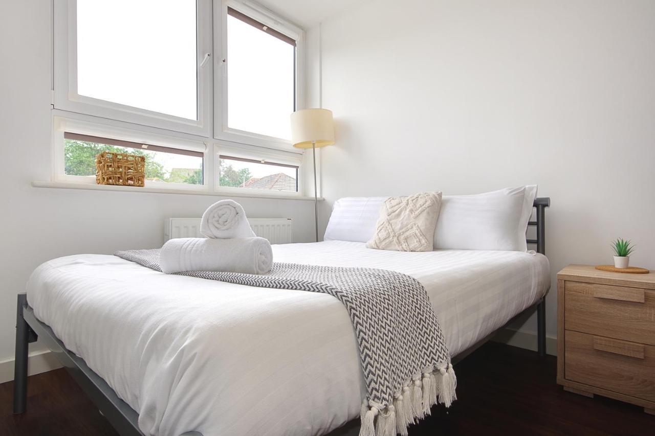Hill House Holiday Apartments บอร์นมัธ ภายนอก รูปภาพ
