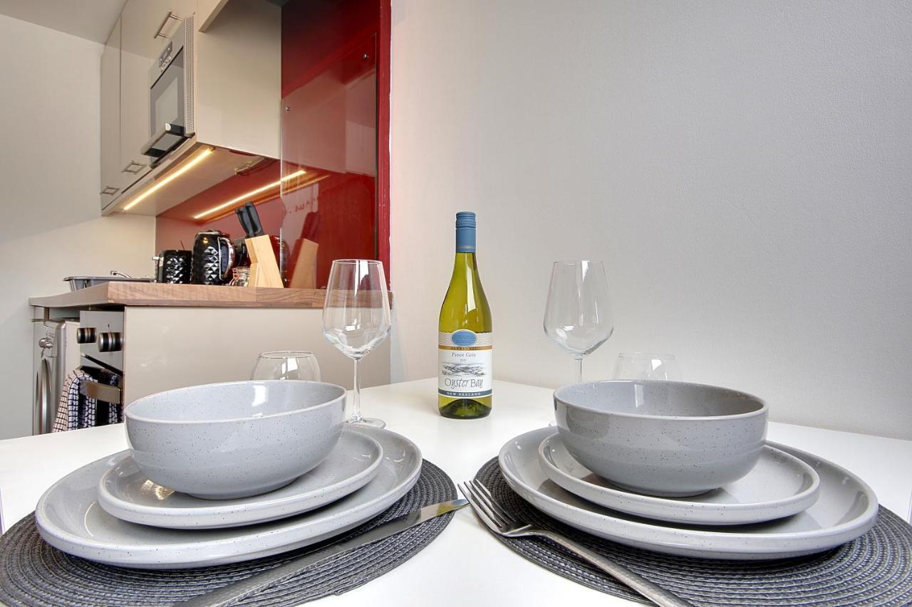Hill House Holiday Apartments บอร์นมัธ ภายนอก รูปภาพ