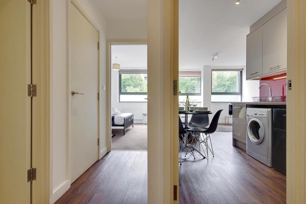 Hill House Holiday Apartments บอร์นมัธ ภายนอก รูปภาพ