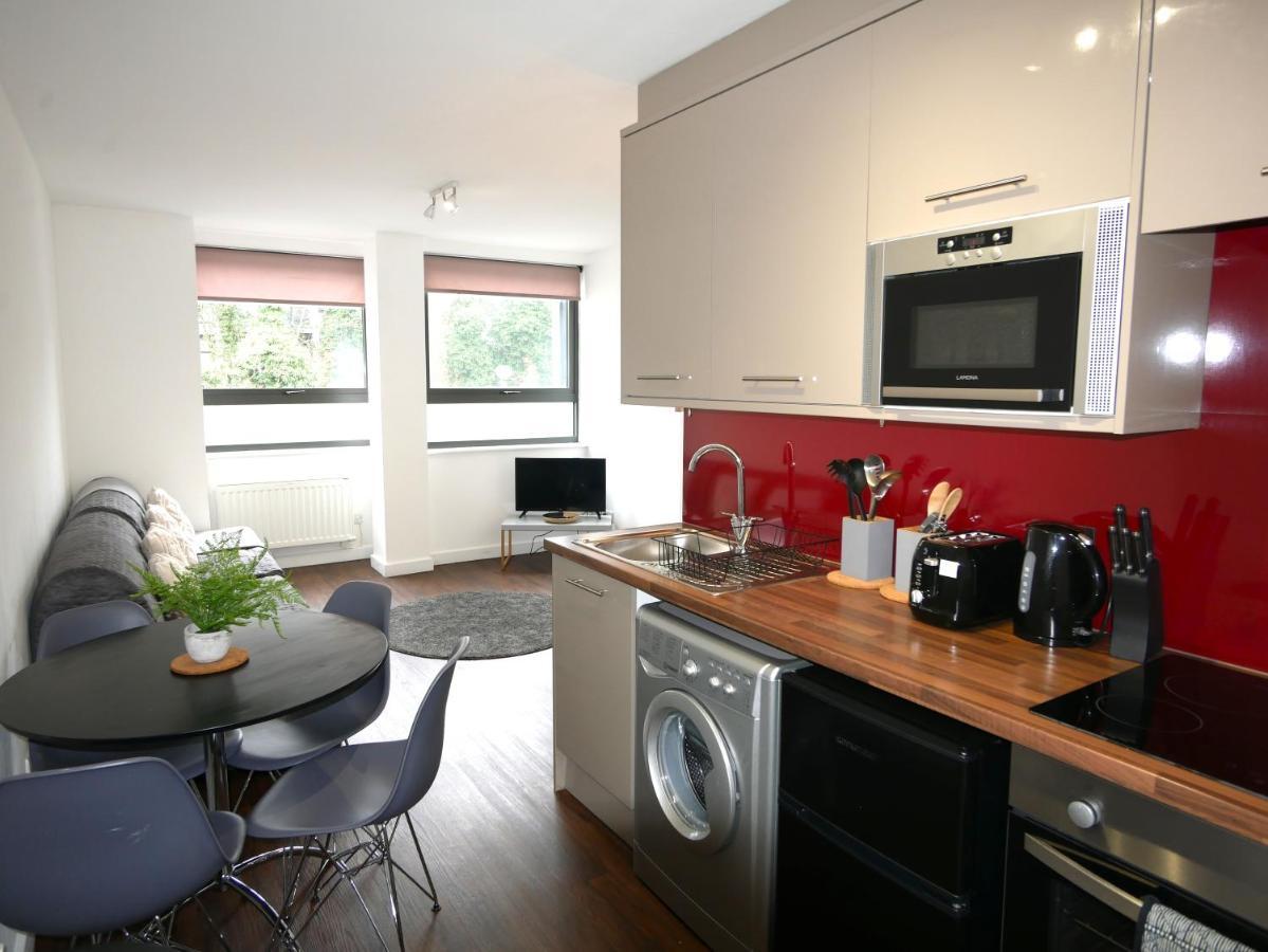 Hill House Holiday Apartments บอร์นมัธ ภายนอก รูปภาพ