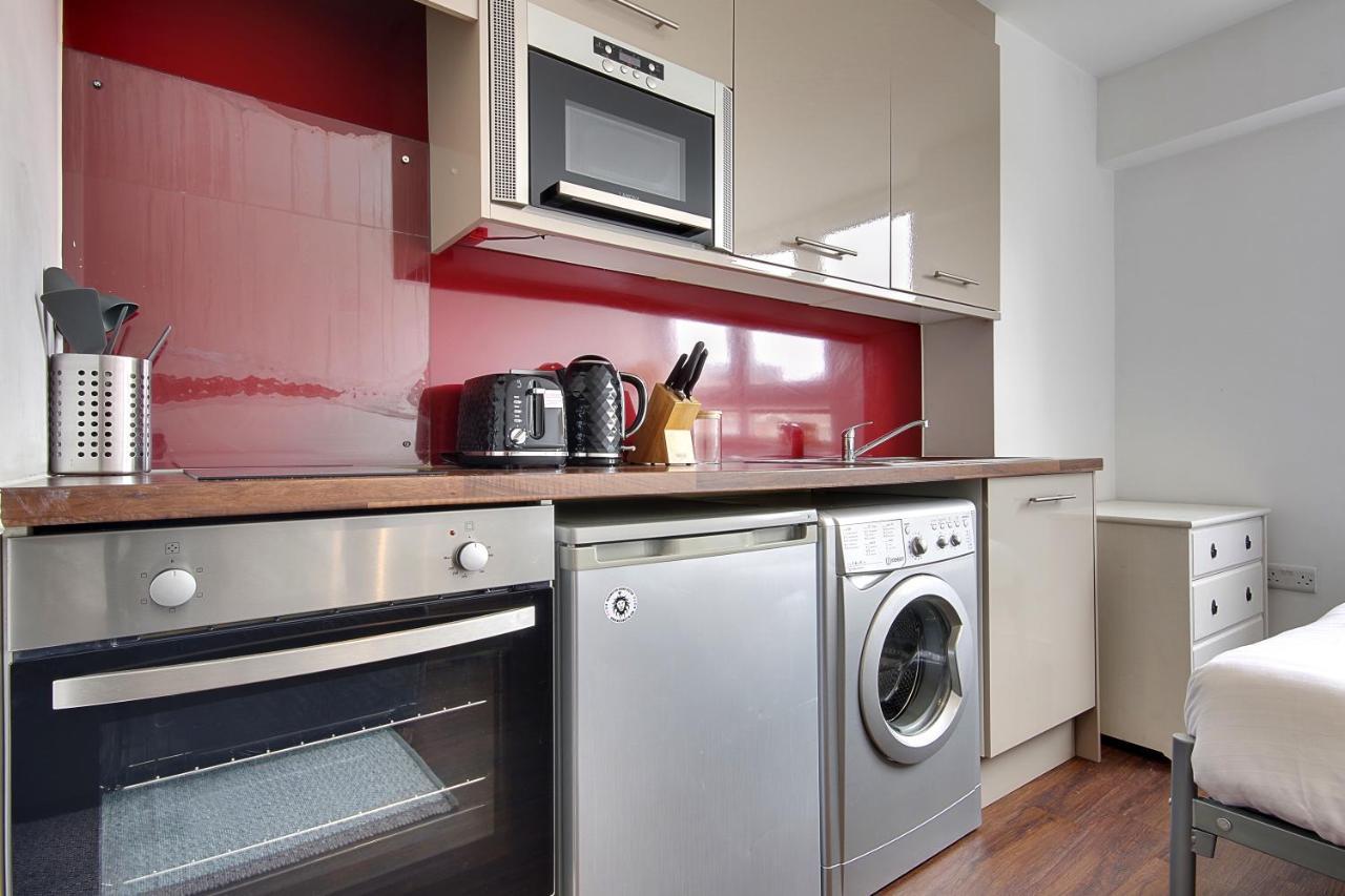 Hill House Holiday Apartments บอร์นมัธ ภายนอก รูปภาพ