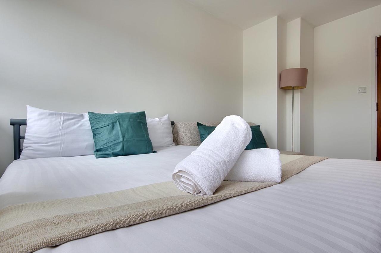Hill House Holiday Apartments บอร์นมัธ ภายนอก รูปภาพ