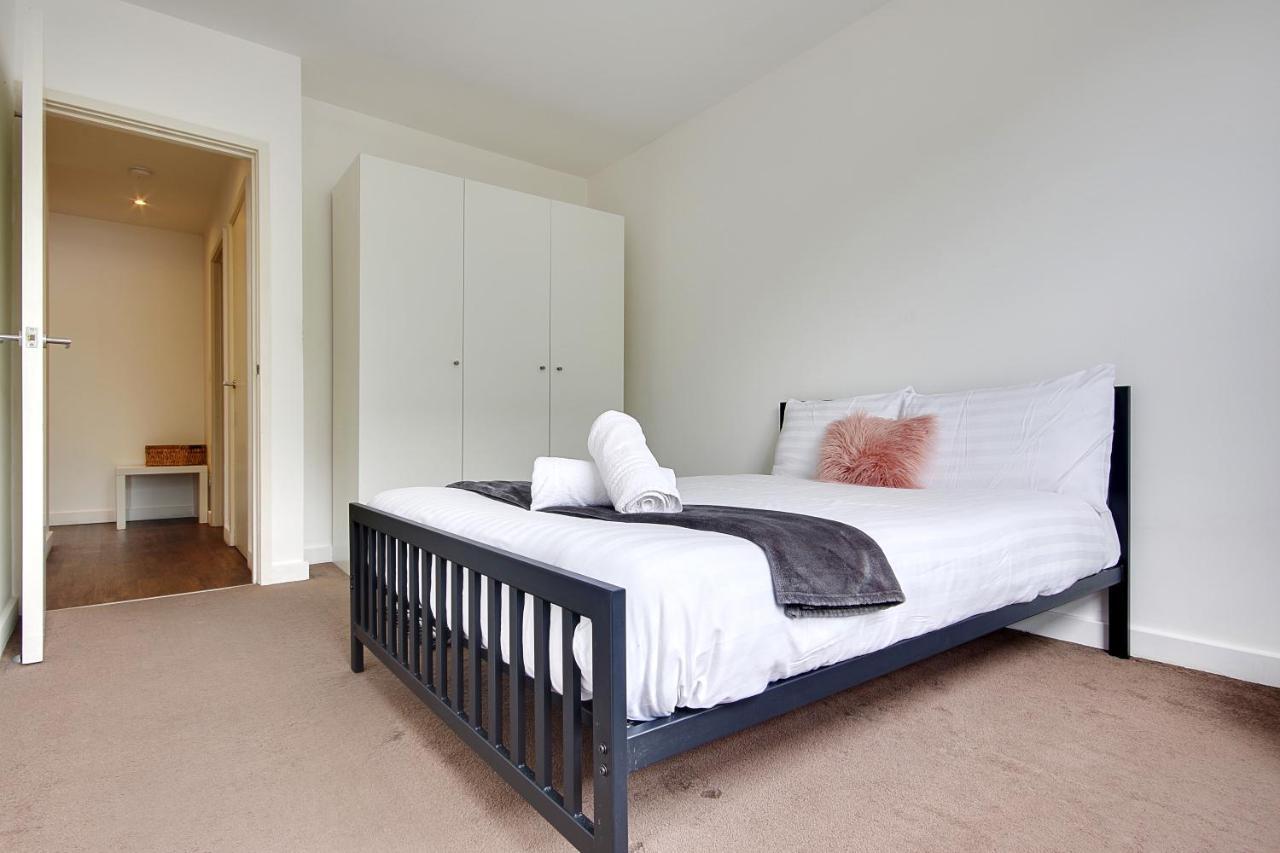 Hill House Holiday Apartments บอร์นมัธ ภายนอก รูปภาพ