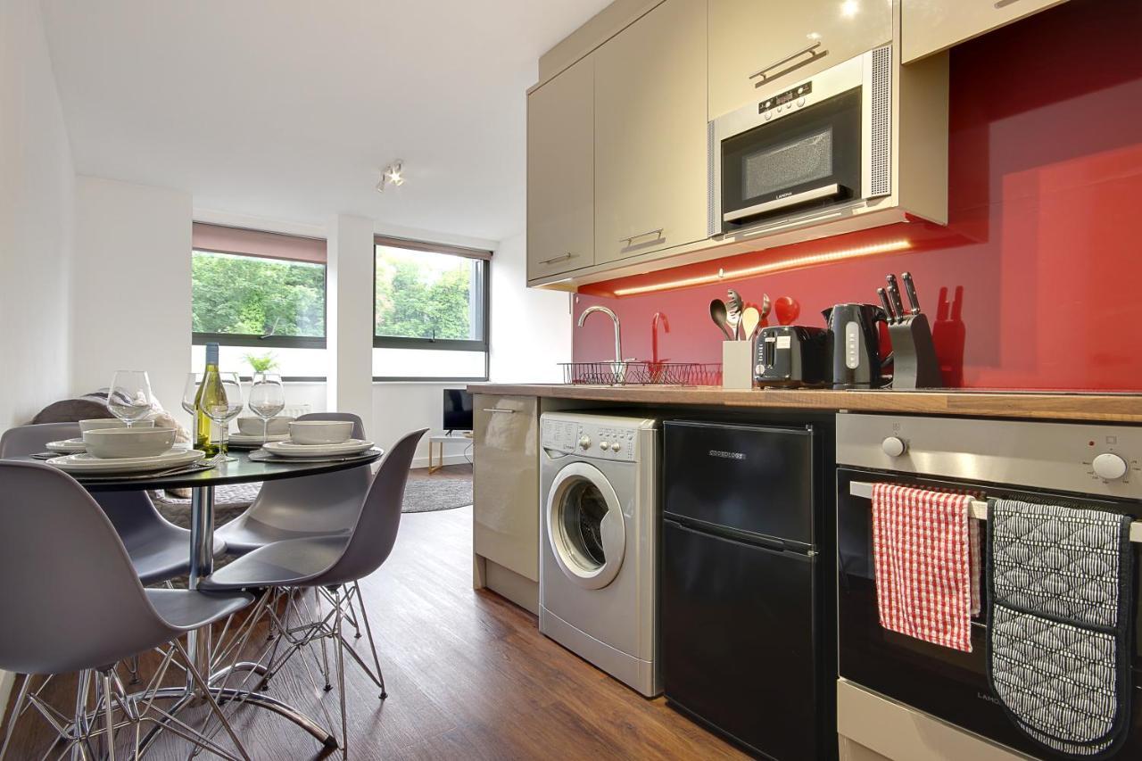 Hill House Holiday Apartments บอร์นมัธ ภายนอก รูปภาพ