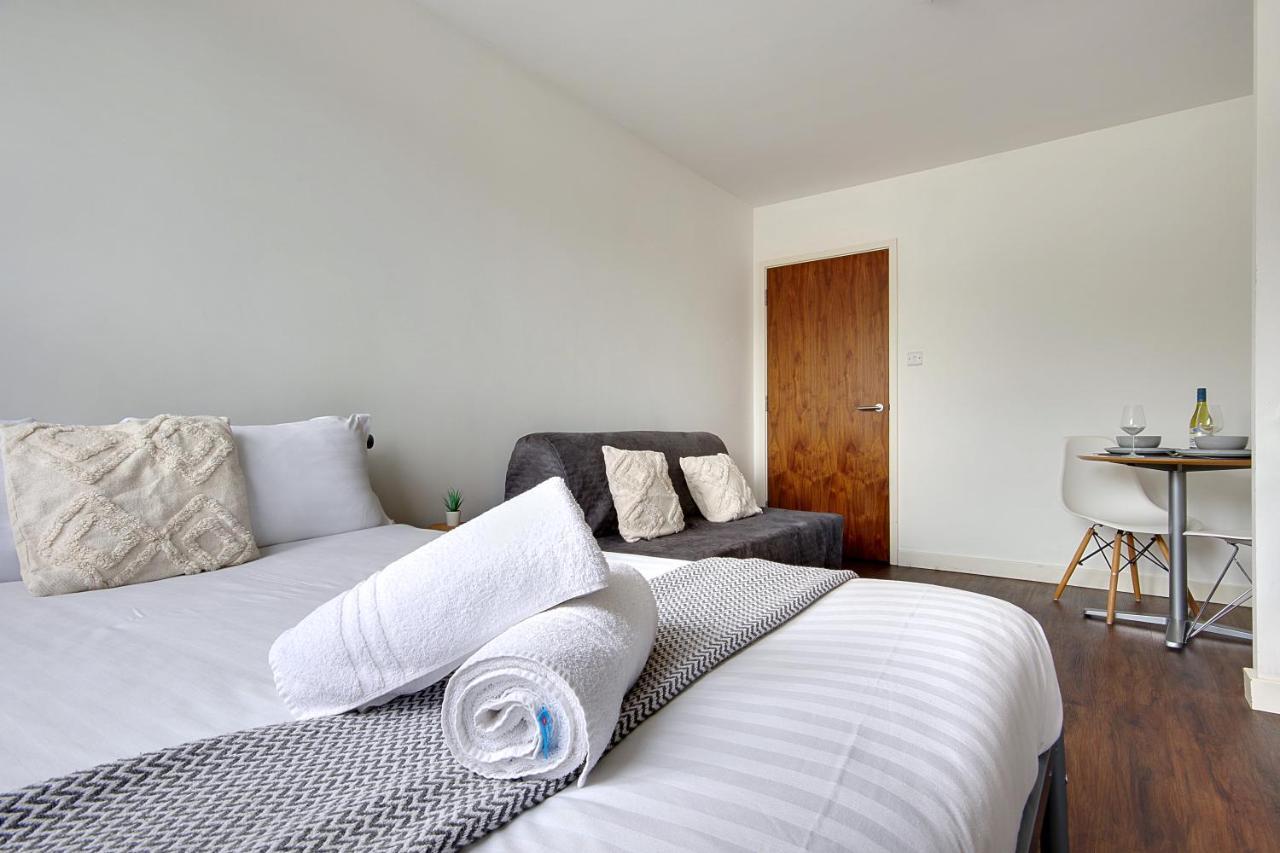 Hill House Holiday Apartments บอร์นมัธ ภายนอก รูปภาพ