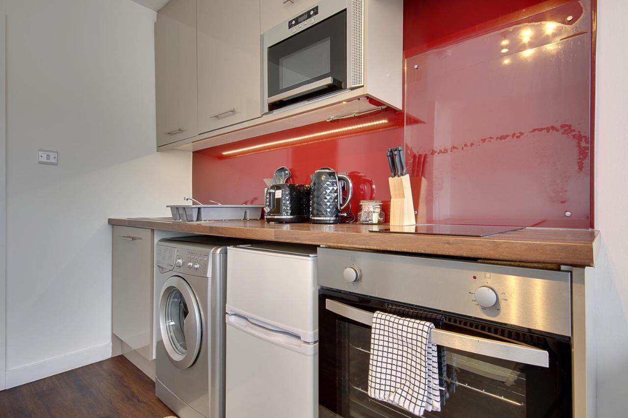 Hill House Holiday Apartments บอร์นมัธ ภายนอก รูปภาพ