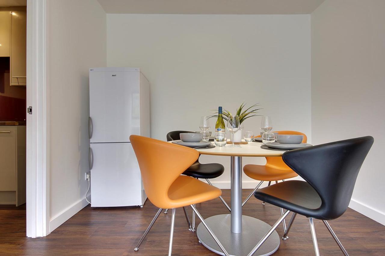 Hill House Holiday Apartments บอร์นมัธ ภายนอก รูปภาพ